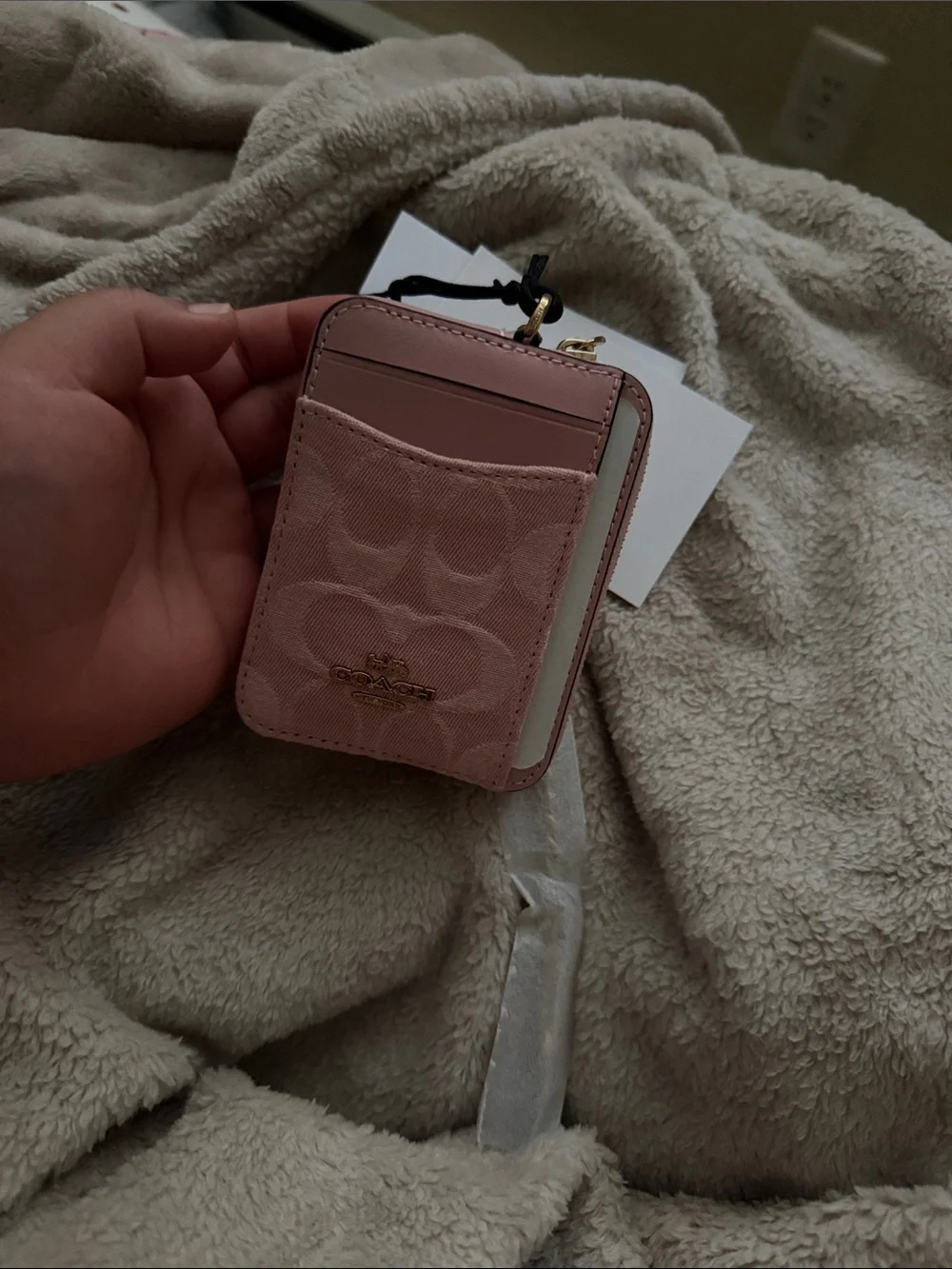 100% Authentic!!!  Coach Pink Signature Card Holder with Gold Logo💕👛